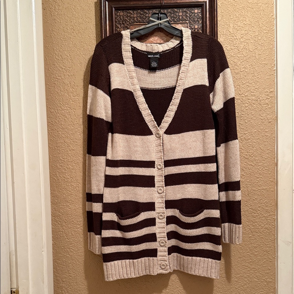NWOT Wet Seal Vintage Button Up Brown & Cream Cardigan with front pockets.